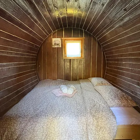 Kamp Glamping Medvedjek - Nocitev V Vinskem Sodu Velika Loka