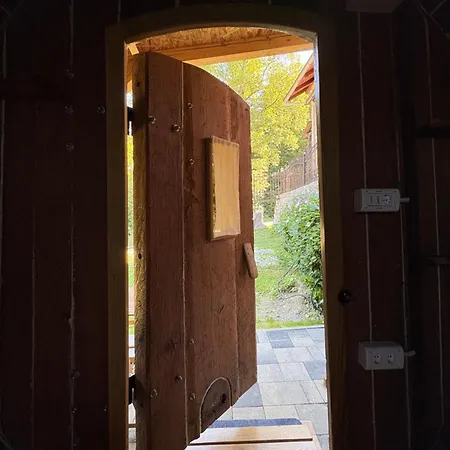 Kamp Glamping Medvedjek - Nocitev V Vinskem Sodu Velika Loka