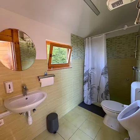 Glamping Medvedjek - Nocitev V Vinskem Sodu Velika Loka