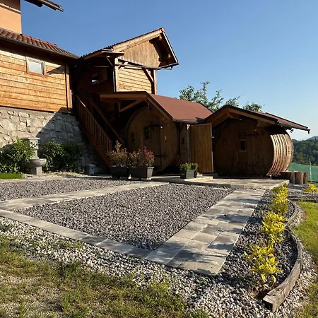 Camping Glamping Medvedjek - Nocitev V Vinskem Sodu *