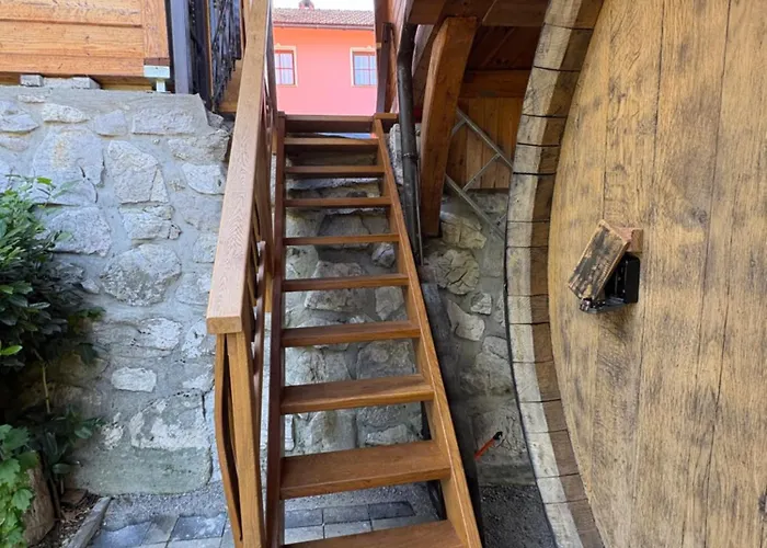 Glamping Medvedjek - Nocitev V Vinskem Sodu キャンプ場 *