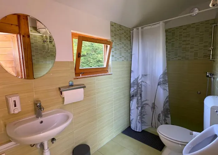 Glamping Medvedjek - Nocitev V Vinskem Sodu Velika Loka